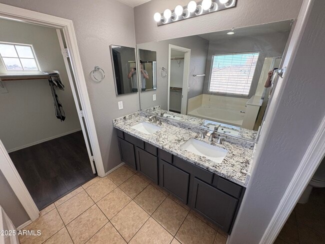 Foto del edificio - 16430 N 178th Ave