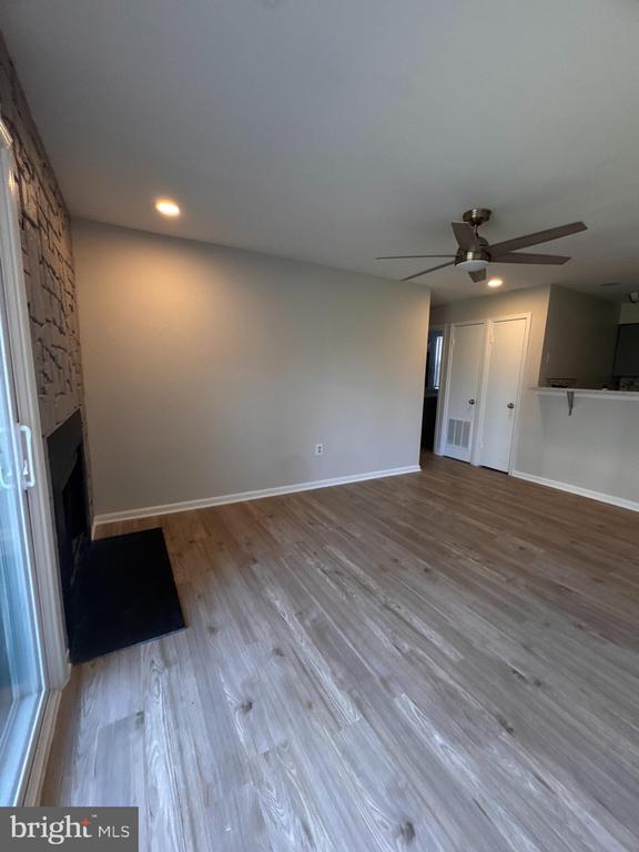 Foto del edificio - 8611 Beekman Pl