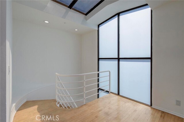 Building Photo - 1140 Ocean Dr