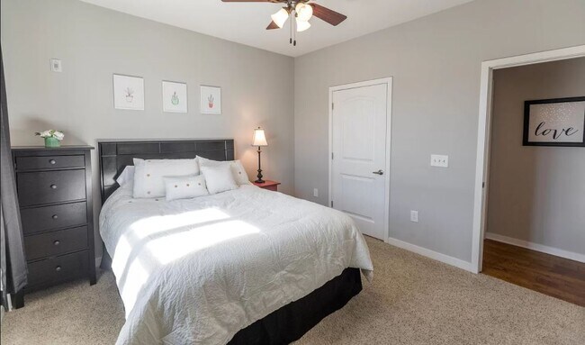 Bedroom - 1118 Litton Ave
