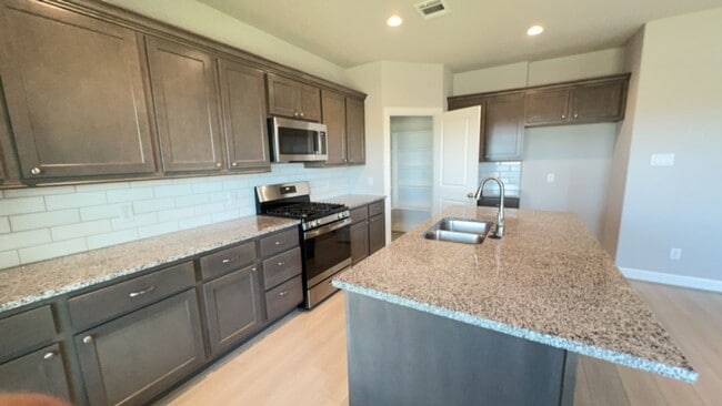 Building Photo - 1012 Tillman Ln