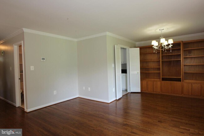 Foto del edificio - 2160 Golf Course Dr