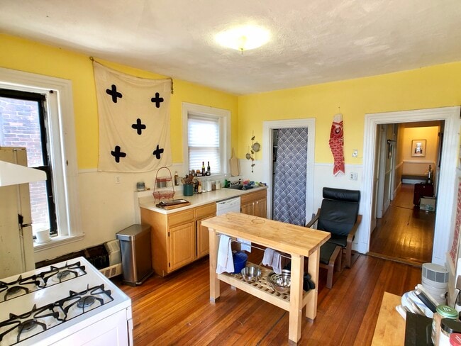 Building Photo - 5 Glen Rd