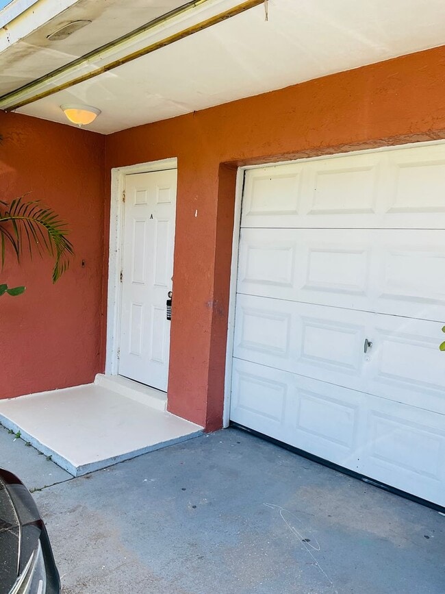 Foto del edificio - 633 SE 12th Ct