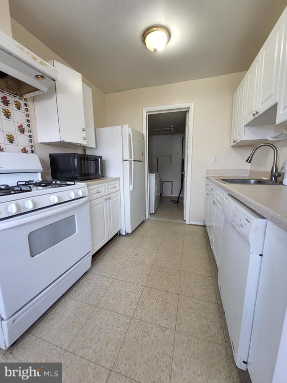 Foto del edificio - 16550 Sherwood Pl