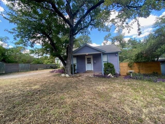 Primary Photo - 904 Possum Trot St