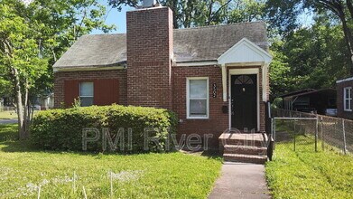 Building Photo - 3502 Dellwood Ave