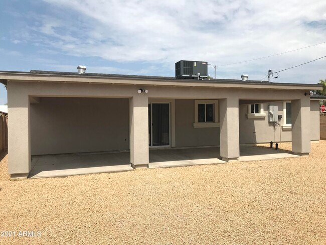 Foto del edificio - 3479 E Hearn Rd