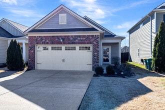 Building Photo - 1018 Hemlock Dr