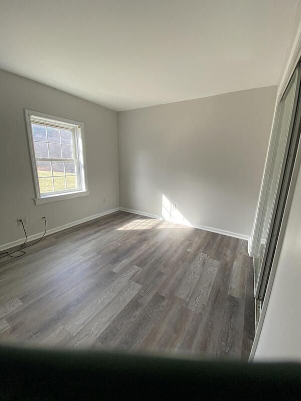 Building Photo - 537 Green Hollow Rd - 3