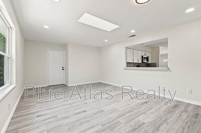 Building Photo - 6008 Golden Gate Dr