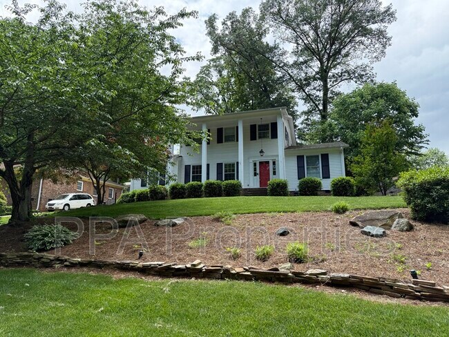 Foto del edificio - 2115 Churchill Dr