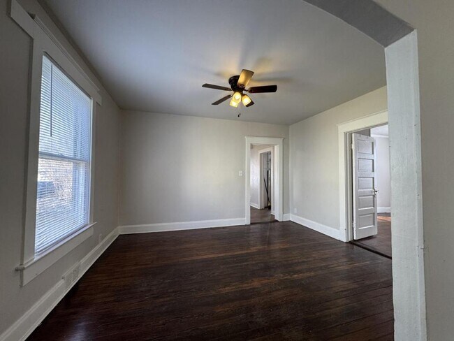 Foto del edificio - 836 S Broadway Ave