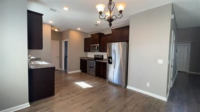 Foto del edificio - 1605 Longleaf Ct