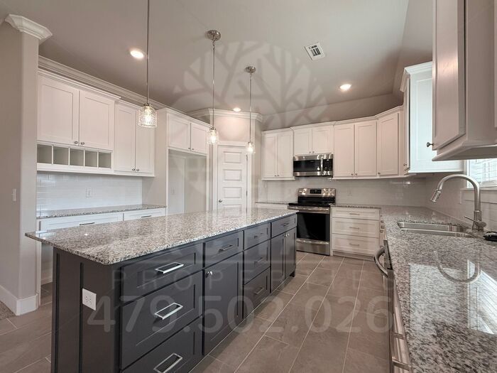 Single-Family Home- Stunning Kingston Plan - Single-Family Home- Stunning Kingston Plan