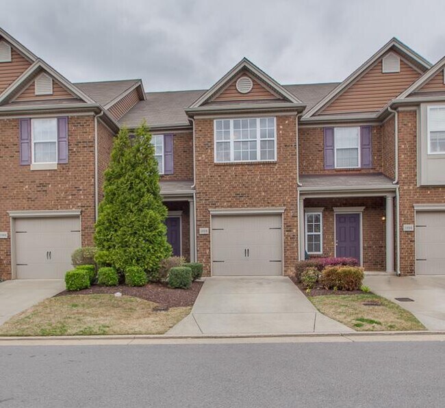 Building Photo - 1058 Ashmore Dr