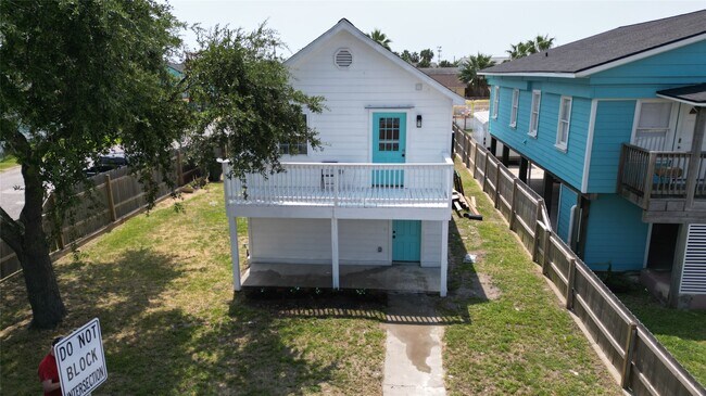 Foto del edificio - 6201 Heards Ln