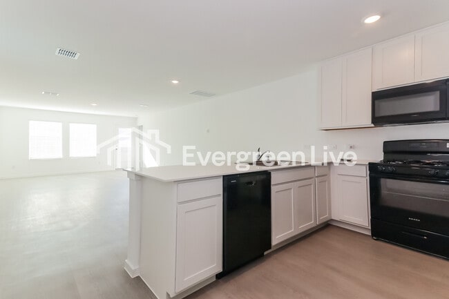 Building Photo - 920 Calley Pear Trl