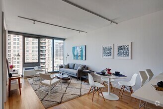 Building Photo - 550 W 54th St