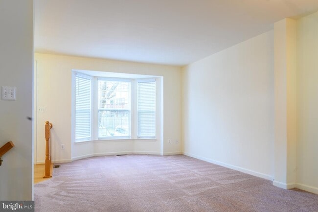 Building Photo - 3842 Koval Ln