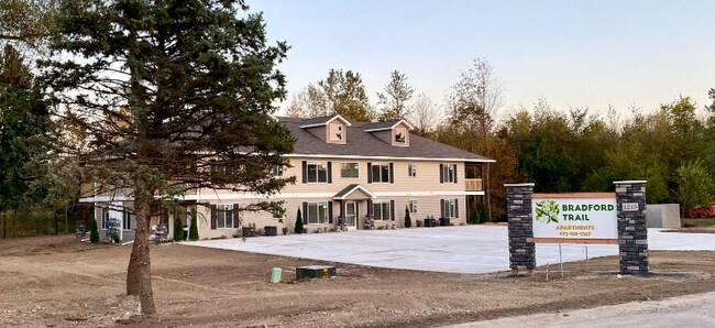 Foto del edificio - 1215 Corporate Dr