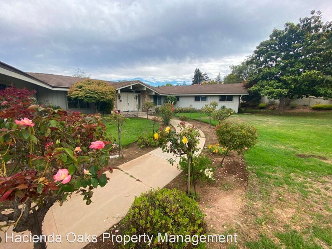 Primary Photo - 4 br, 2.5 bath House - 2290 Crystal Drive