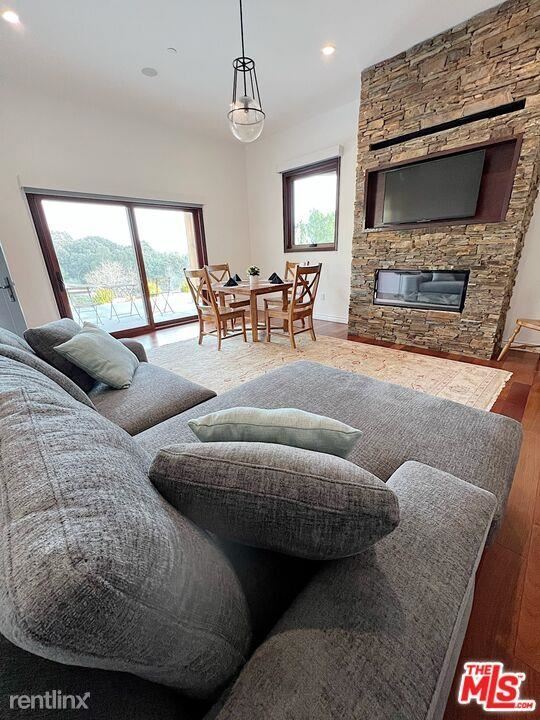 Foto del edificio - 2 br, 1 bath Condo - 6036 Merritt Dr