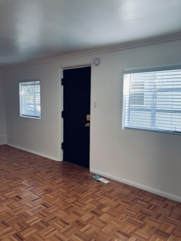 Building Photo - 1239 Crescent Heights Blvd