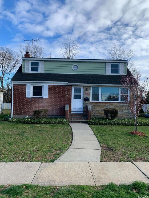 Primary Photo - 25 Lewis Ln