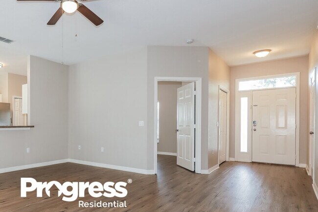 Foto del edificio - 8522 N Campbell Rd