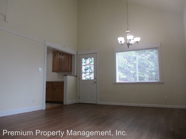 Foto del edificio - 3 br, 2 bath House - 911 Rosemont Ave NW