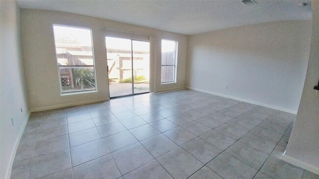 Foto del edificio - 6677 Kentwick Dr