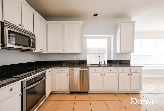 Foto del edificio - 5014 Remington Dr