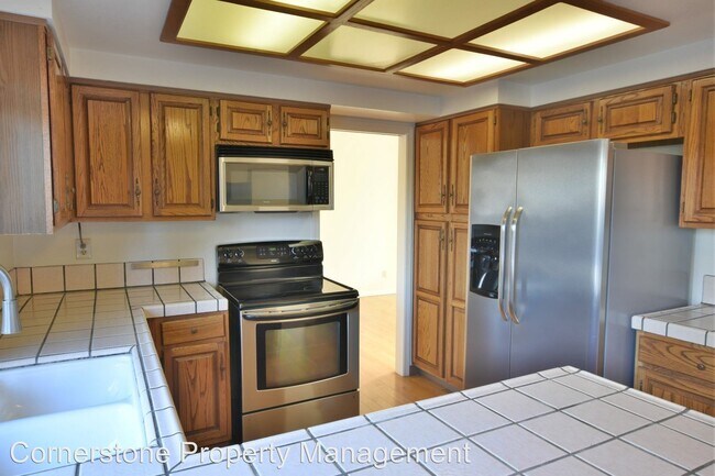 Building Photo - 4 br, 2.5 bath House - 6574 Leyland Park Dr.
