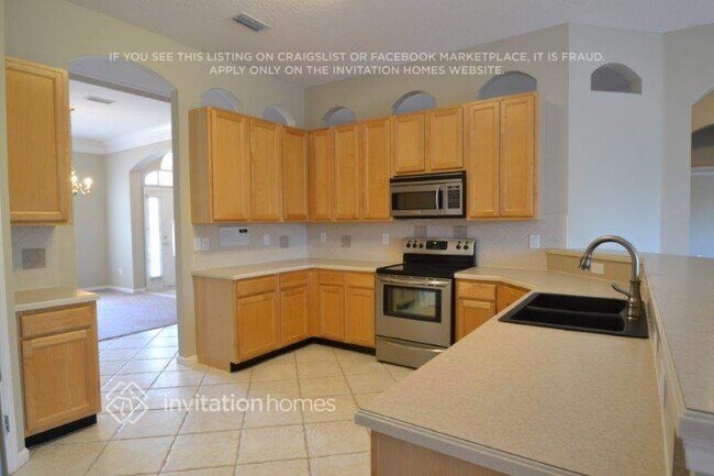 Foto del edificio - 12027 Brandon Lake Dr