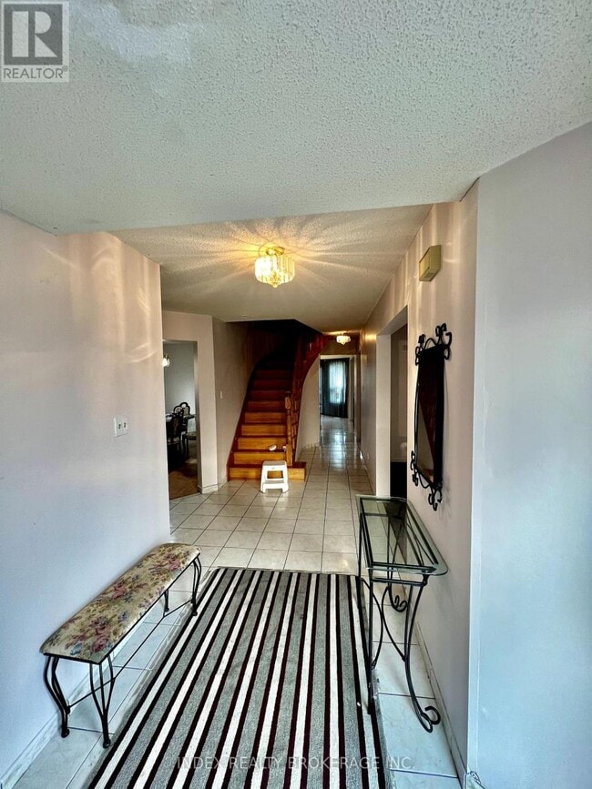 Building Photo - 98 Torrance Woods