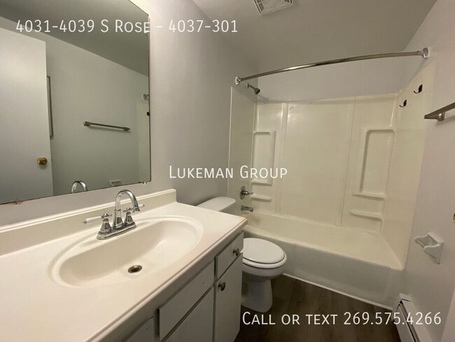 Building Photo - 4031-4039 S Rose-4037-301
