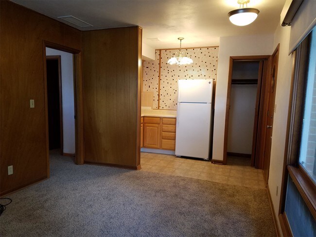 Building Photo - 3316 Midway Dr