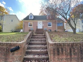 Building Photo - 126 Forest Ave
