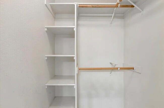 Foto del edificio - AMAZING ONE BEDROOM APARTMENT