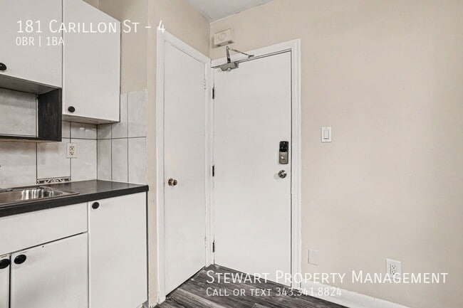 Building Photo - 181 Carillon St