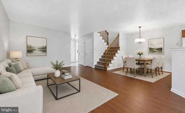 Building Photo - 362 Hamilton Dr