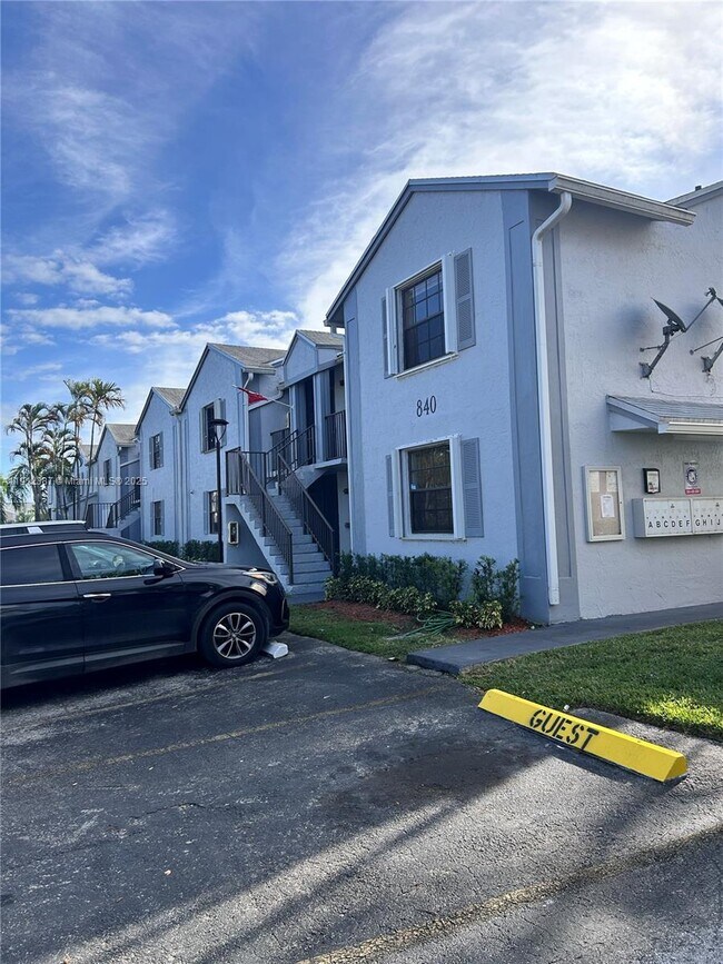 Foto del edificio - 840 Independence Dr