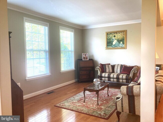 Building Photo - 400 Leeds Ridge Ct
