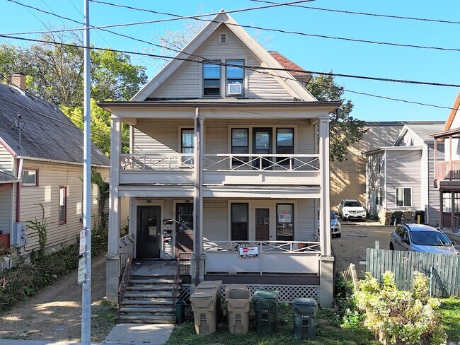 Foto del edificio - 108 S Bassett St