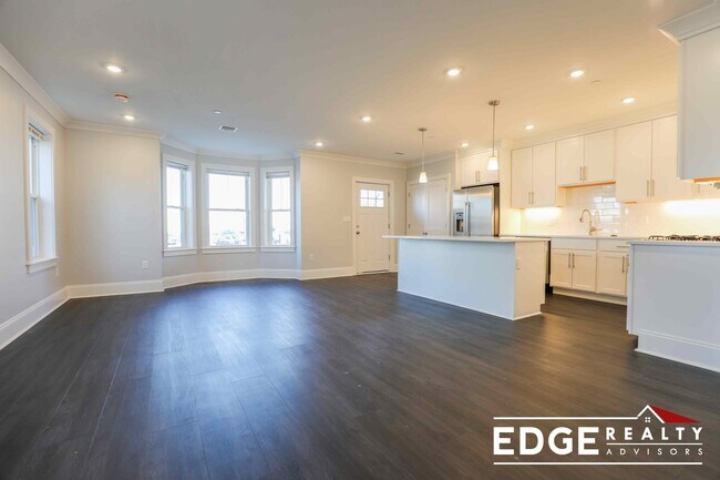 Building Photo - 80 N Beacon St