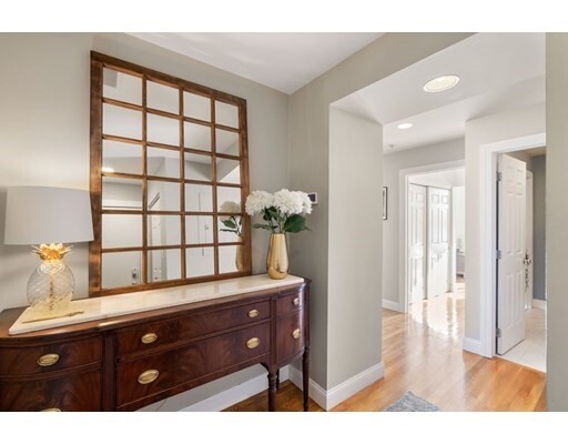 Primary Photo - 342 Bunker Hill St