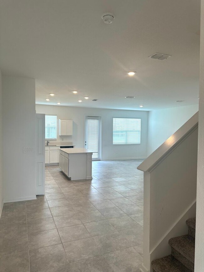 Foto del edificio - Champions Pointe 3 bed 2.5 bath Town home ...