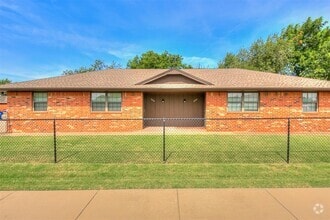 Building Photo - 1204 N Crawford Ave