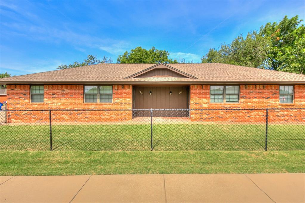 Primary Photo - 1204 N Crawford Ave